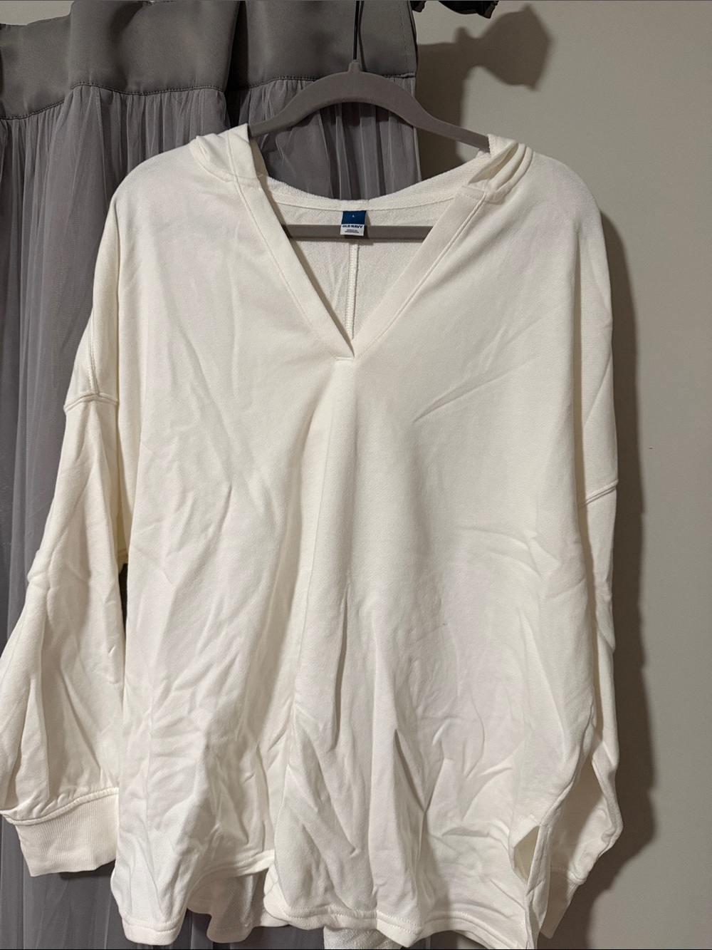 *** WILL IRON ***Old Navy Cream V-Neck Hoodie Sweatshirt